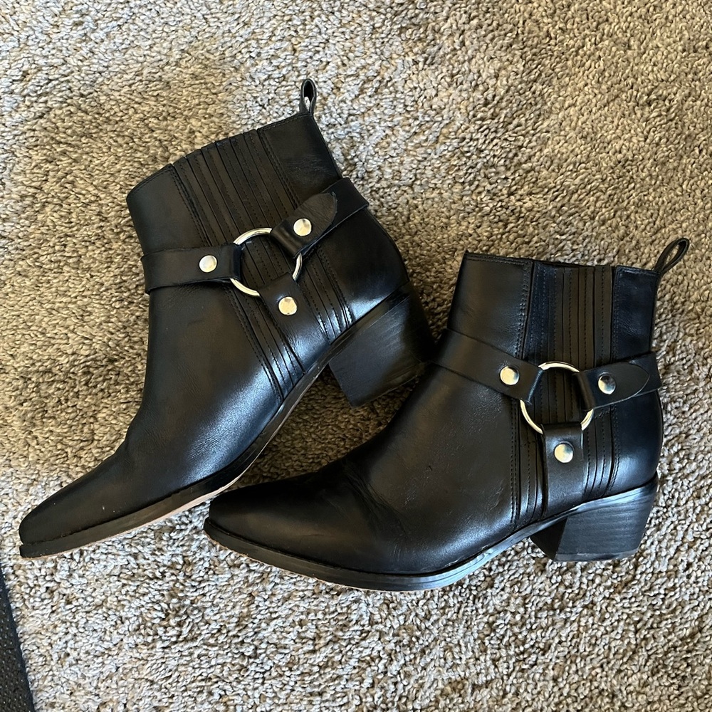 Steve Madden Leather Chelsea Boots